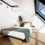 Noa Hotel