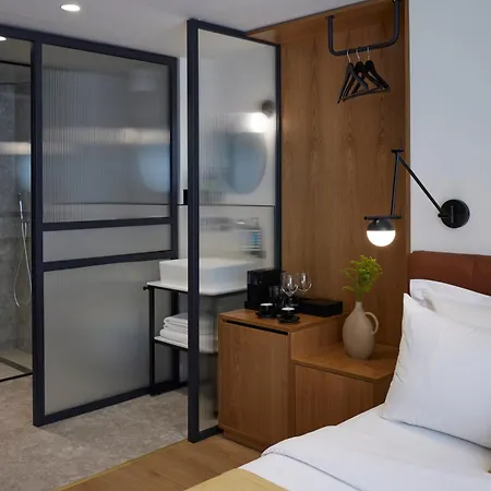 Noa Hotel